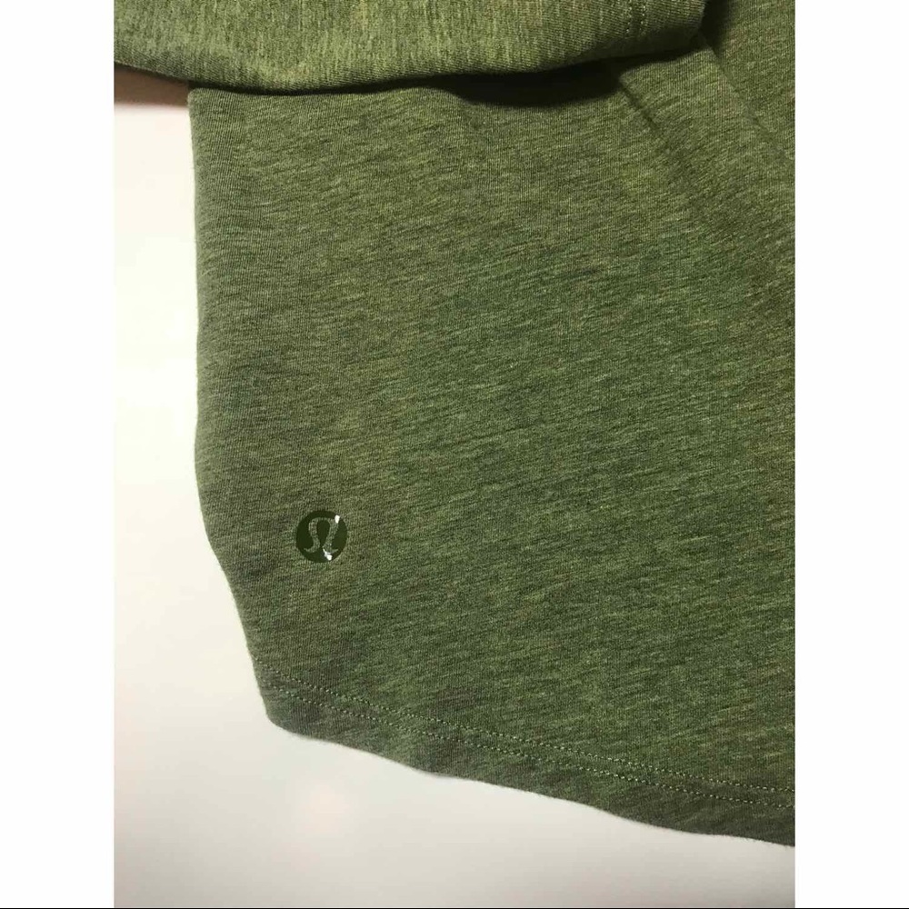 Lululemon long sleeve crew neck shirt. Size 6